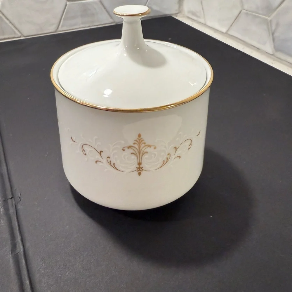Noritake China: Creamer & Sugar Bowl Courtney Pattern 6520 White & Gold Vintage